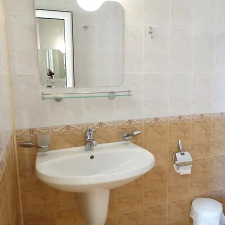 Stariat Kesten بيت ضيافة