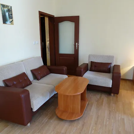 Stariat Kesten بيت ضيافة نيسيبار